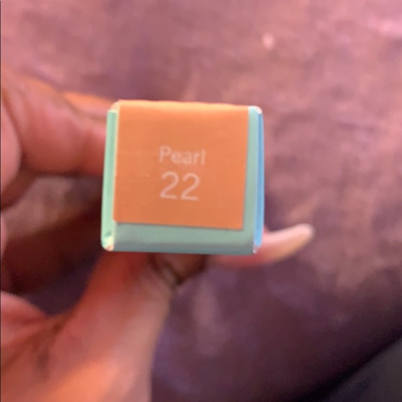 Models own under eye concealer - Picture 2 of 3